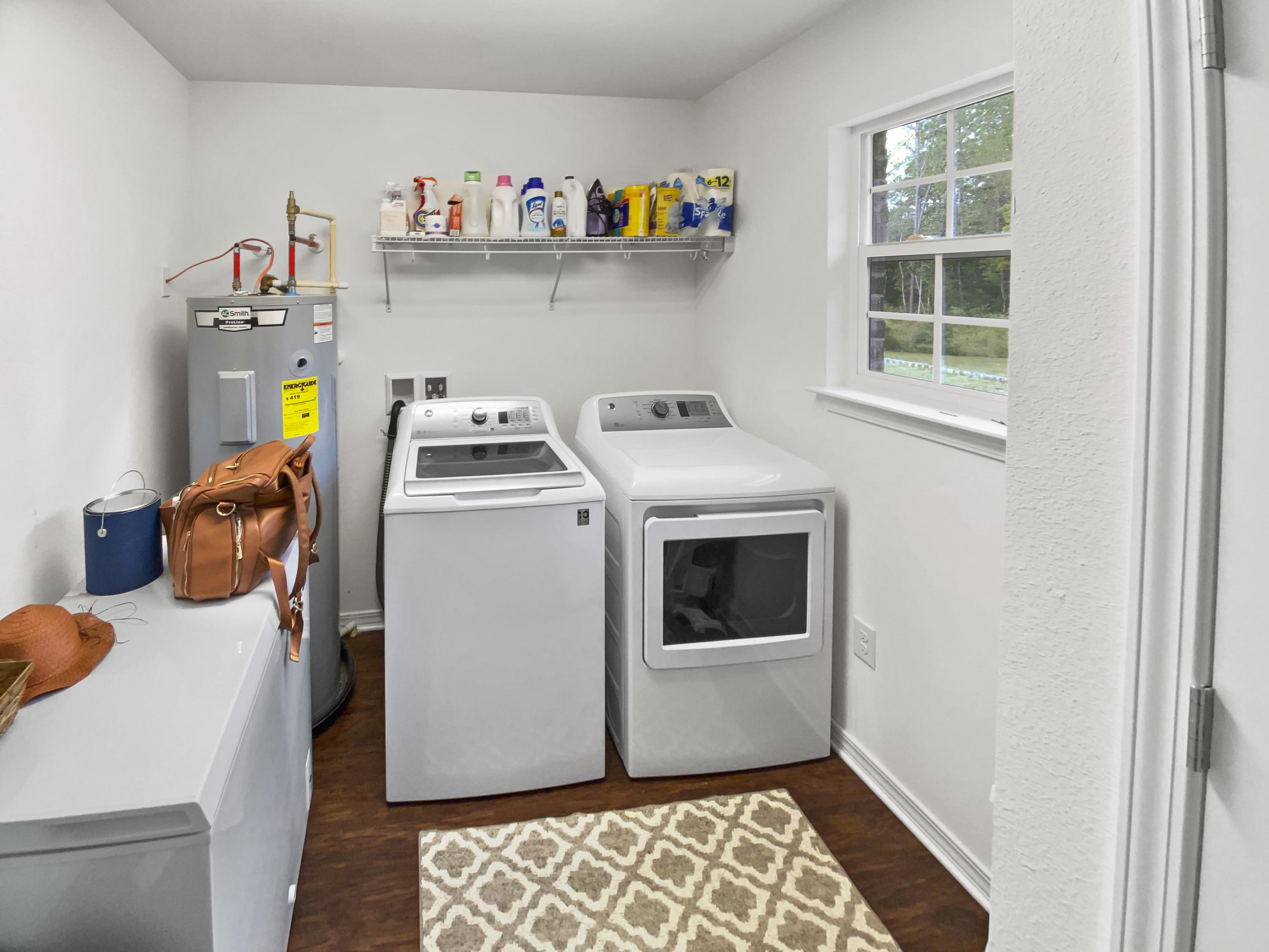 TEN LAKE ESTATES UNIT 1 - Residential