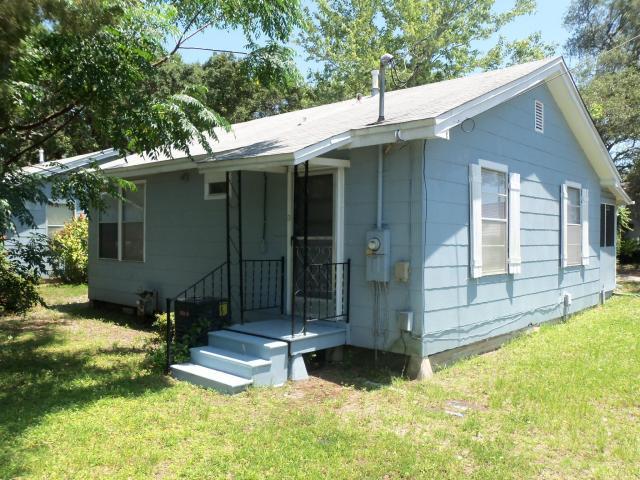 Charming cottage! Conveniently located near downtown Fort Walton Beach. Two bedrooms, one bathroom with screen in porch. Available on May 4, 2020. Home is currently occupied. We will begin showings after May 6th. Call the office for more information.