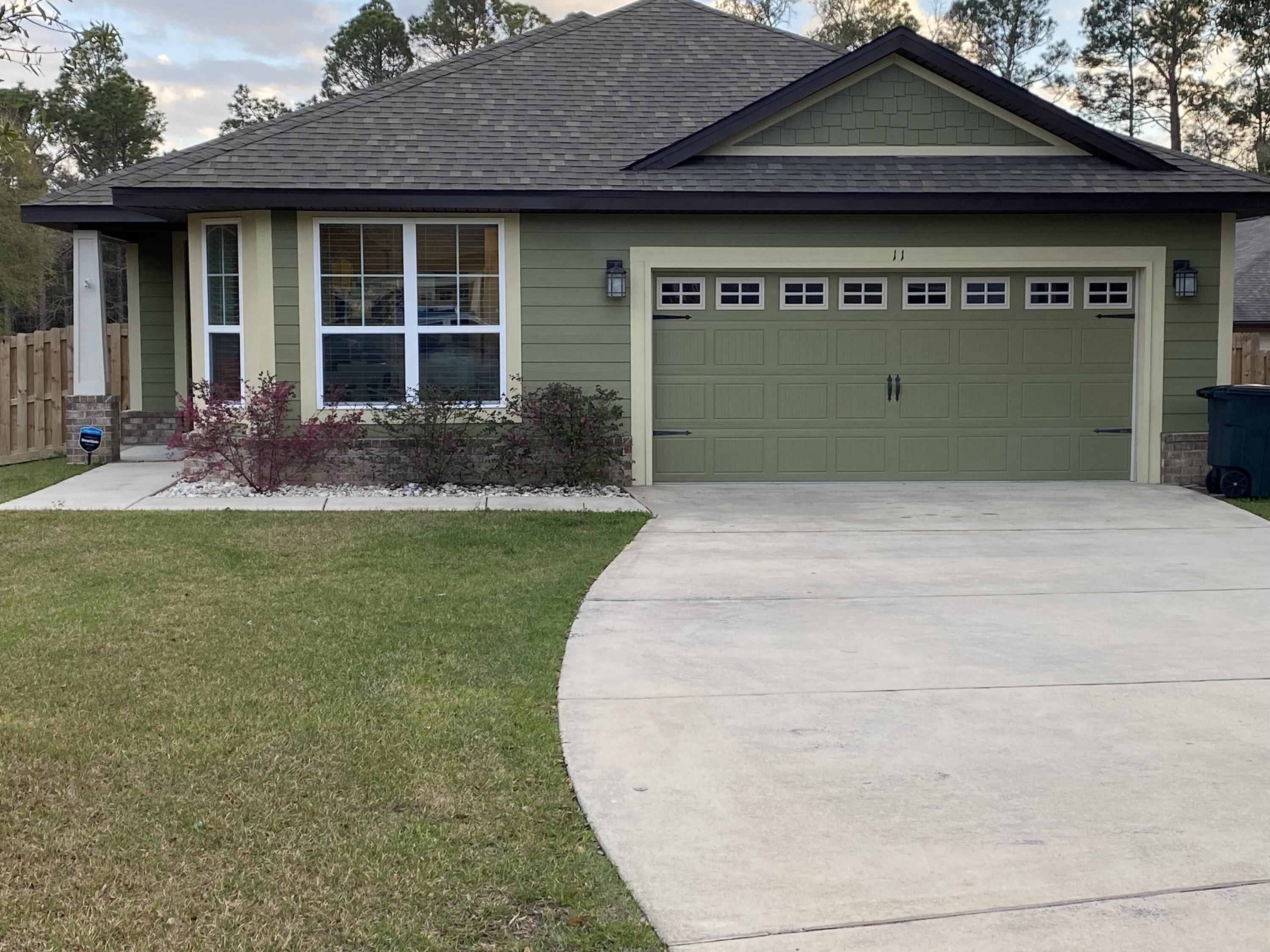 Craftsman style 3BR/2BA Cottage in The Canopies with a covered back porch on nice cul-de-sac lot. Home has 9' and vaulted ceilings, two car garage, granite counters, durable vinyl plank flooring and more. Low maintenance, smaller home. Community pool and playground! Lower cost HOA, only $125/quarter.