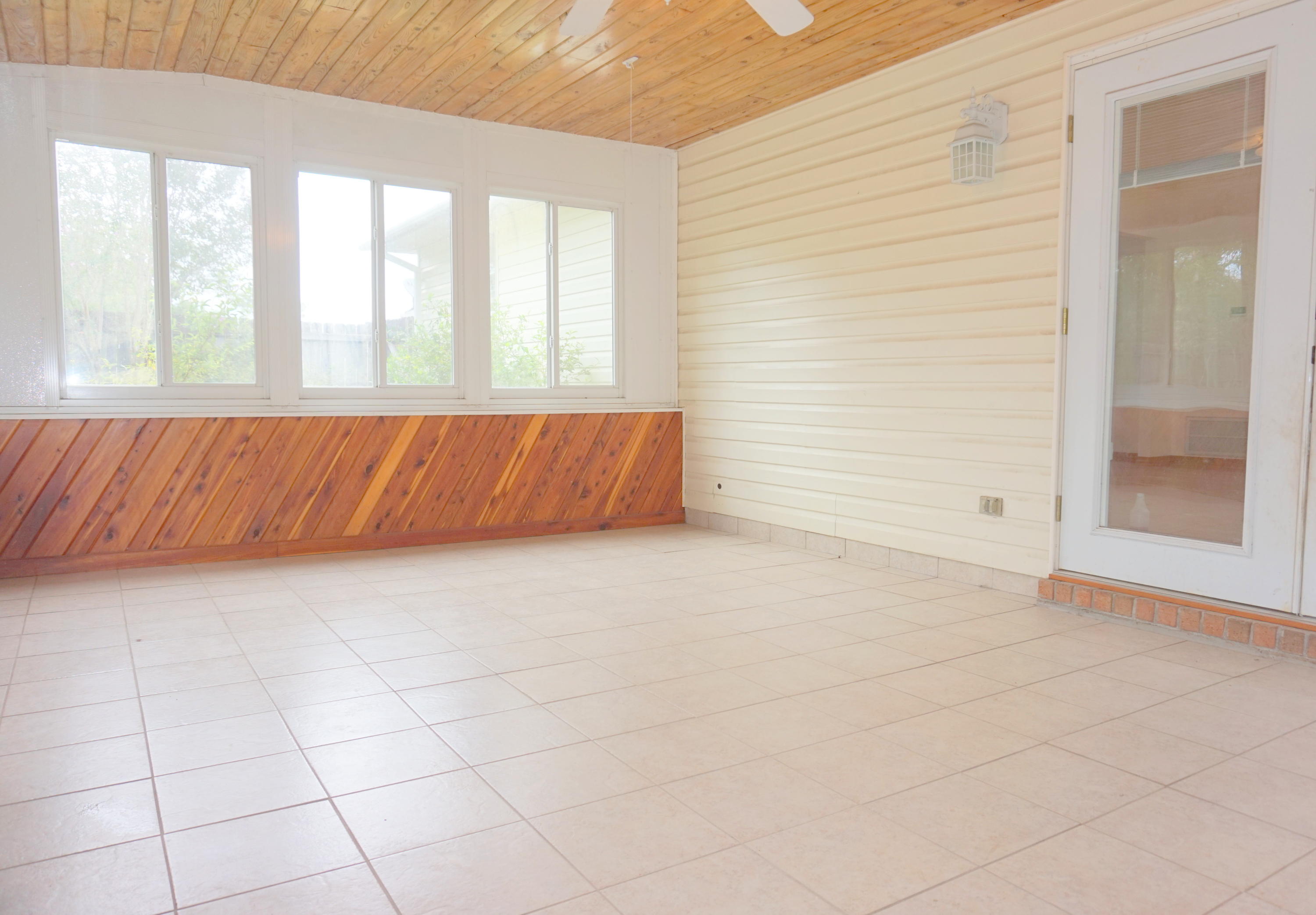 COUNTRYVIEW EST 4TH PH II LOT 8 - Residential