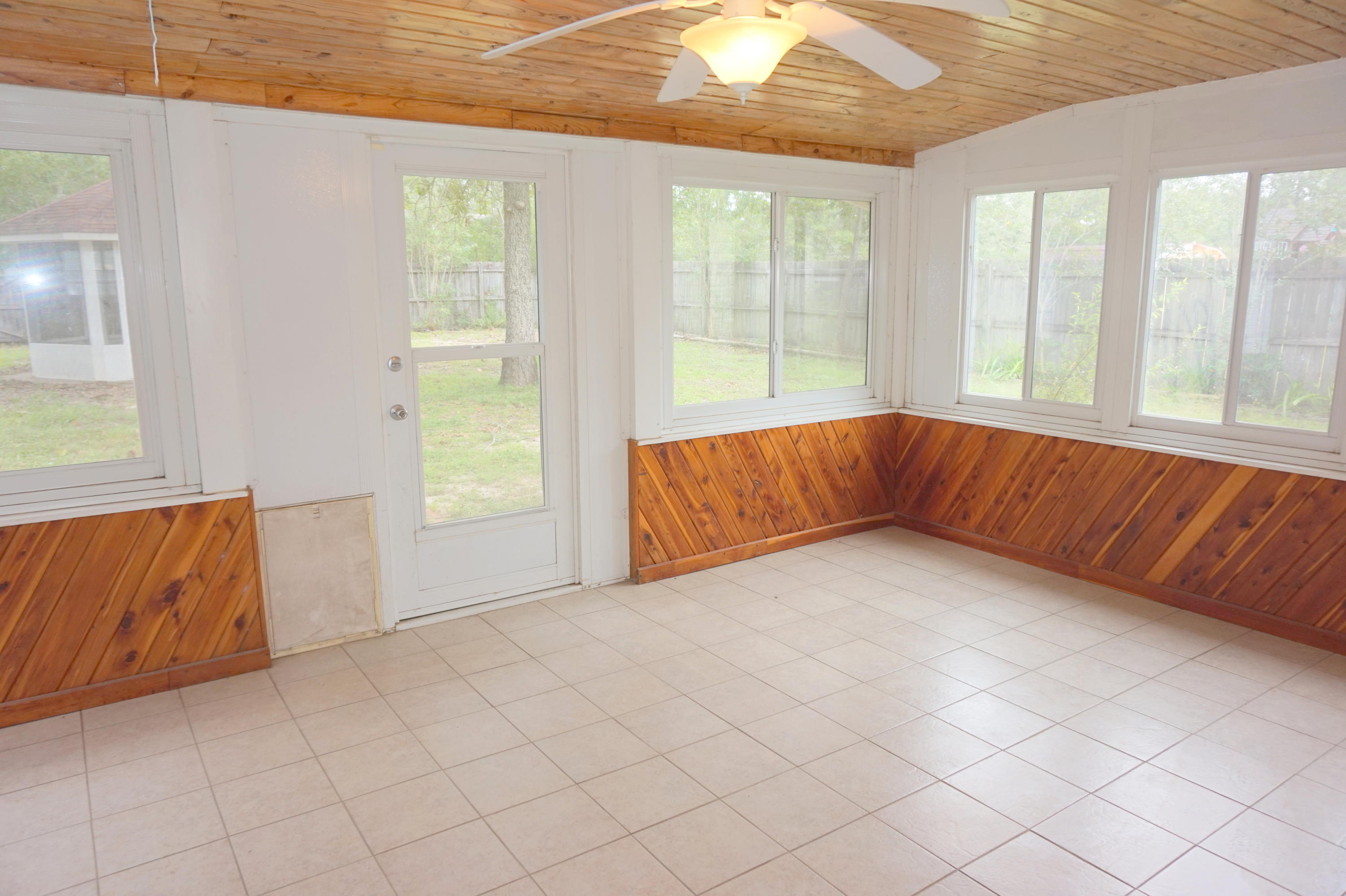 COUNTRYVIEW EST 4TH PH II LOT 8 - Residential