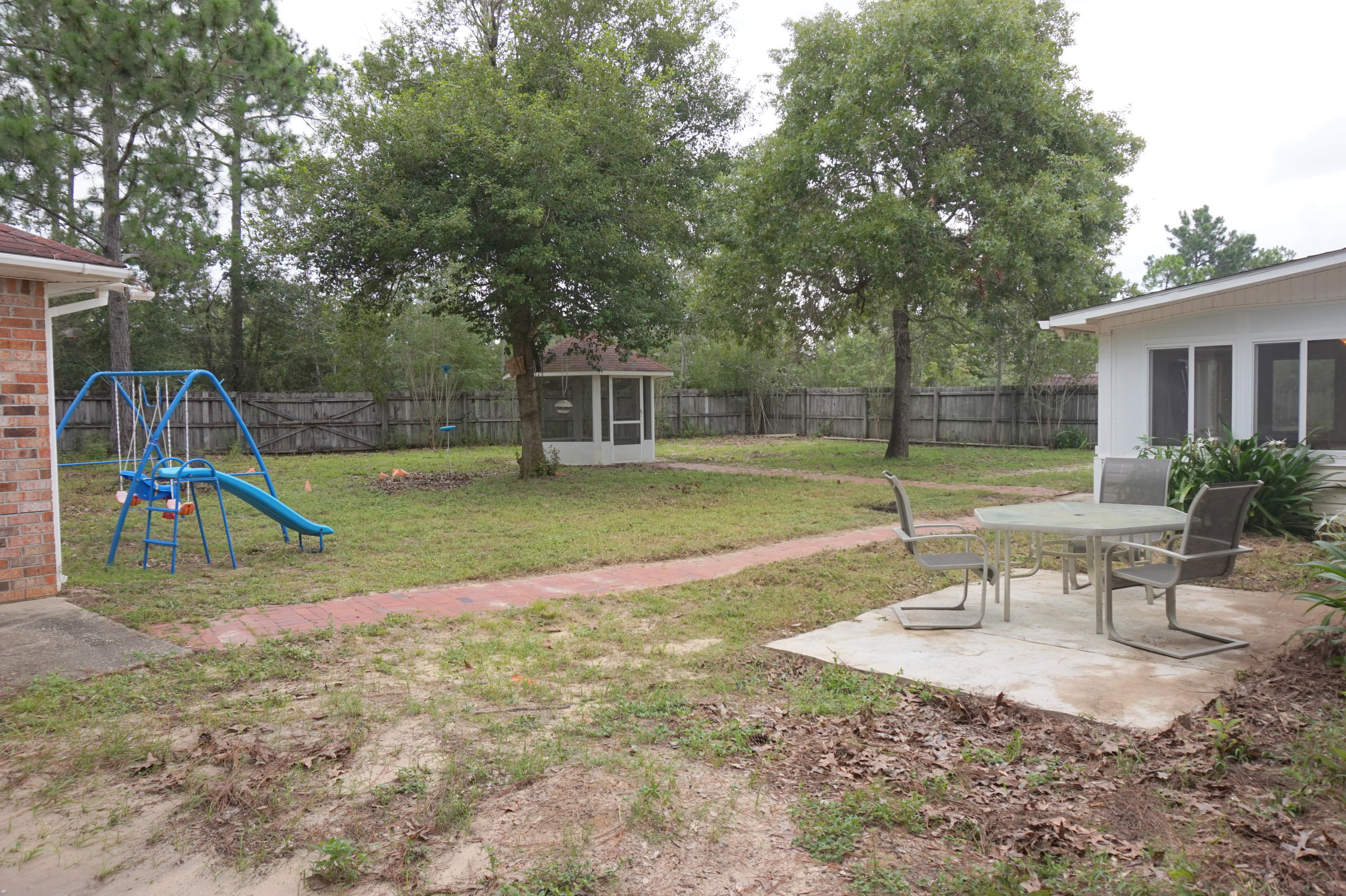 COUNTRYVIEW EST 4TH PH II LOT 8 - Residential