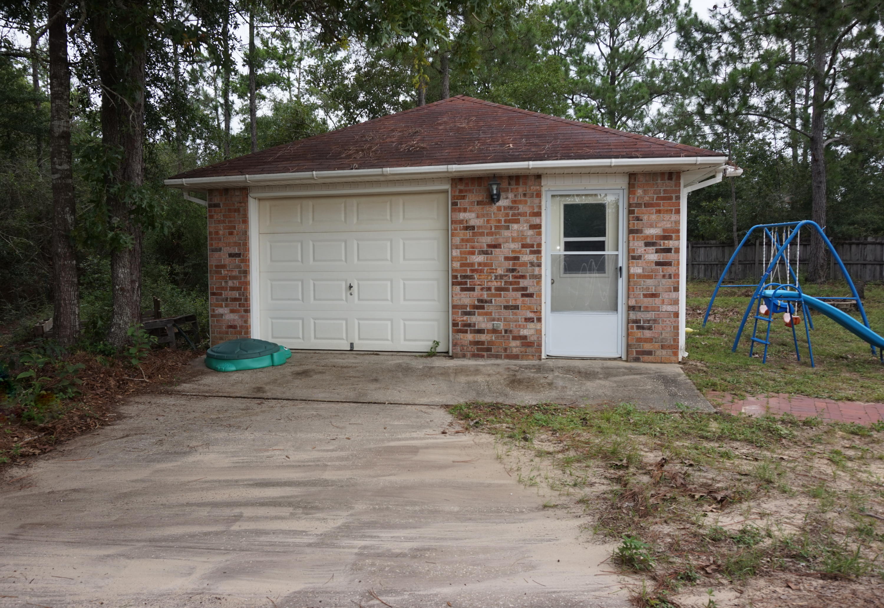 COUNTRYVIEW EST 4TH PH II LOT 8 - Residential