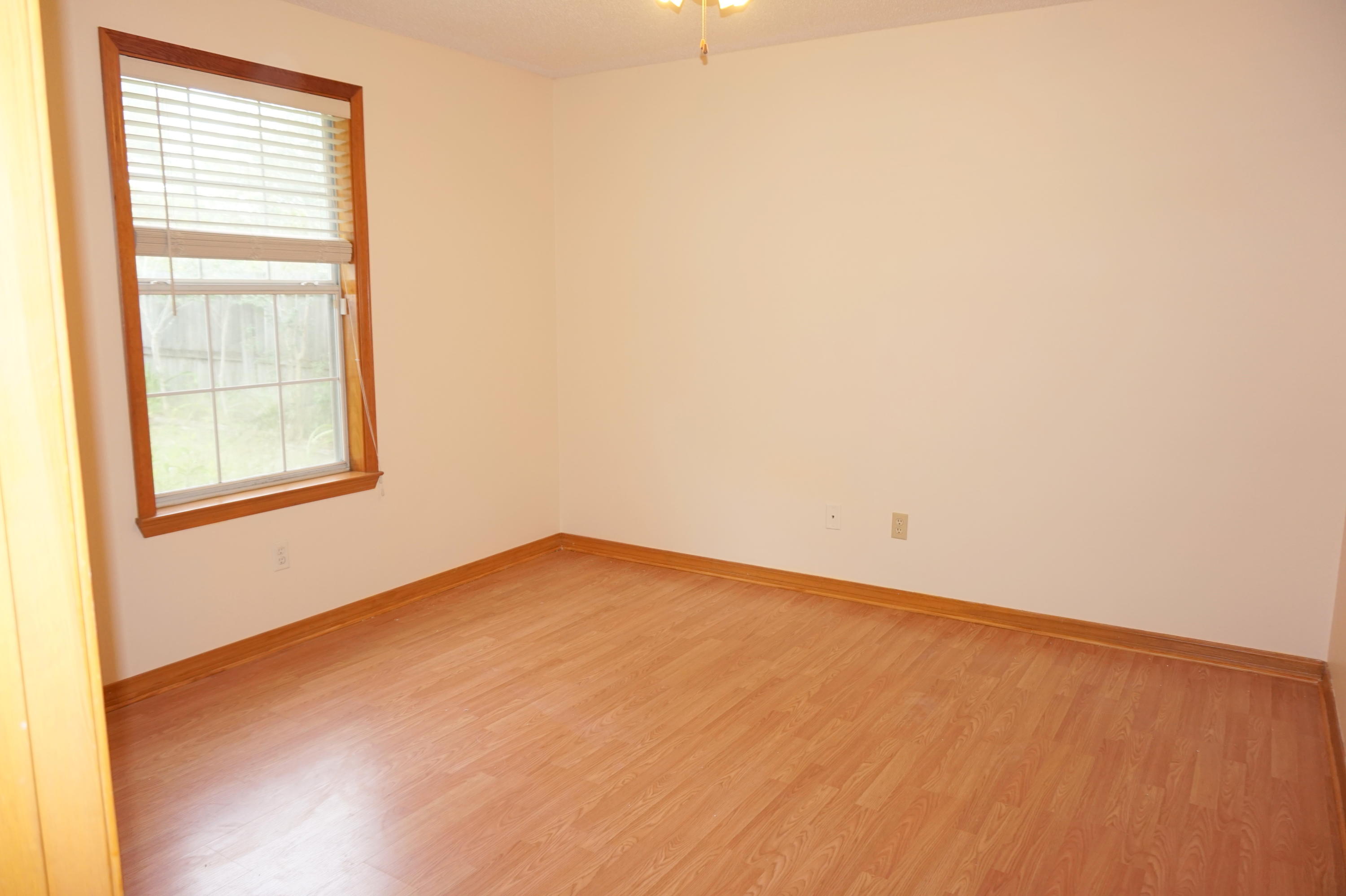 COUNTRYVIEW EST 4TH PH II LOT 8 - Residential