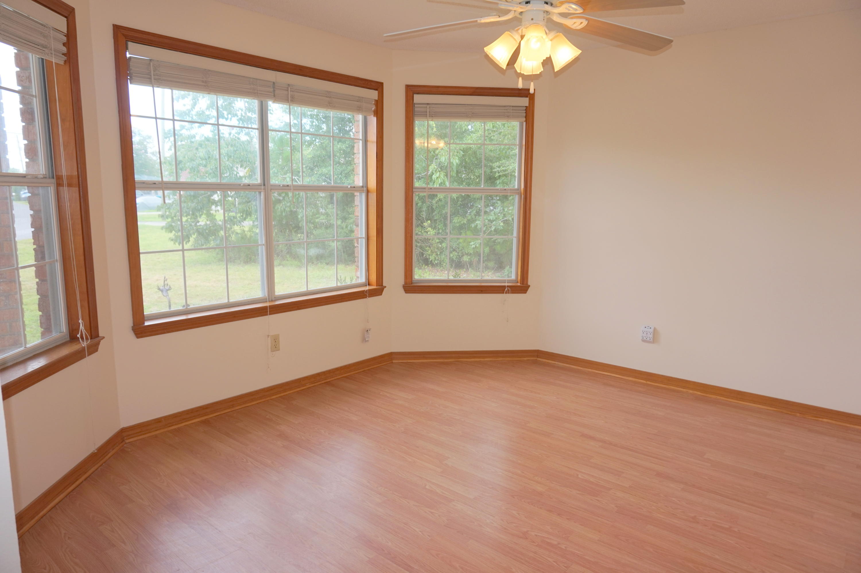 COUNTRYVIEW EST 4TH PH II LOT 8 - Residential