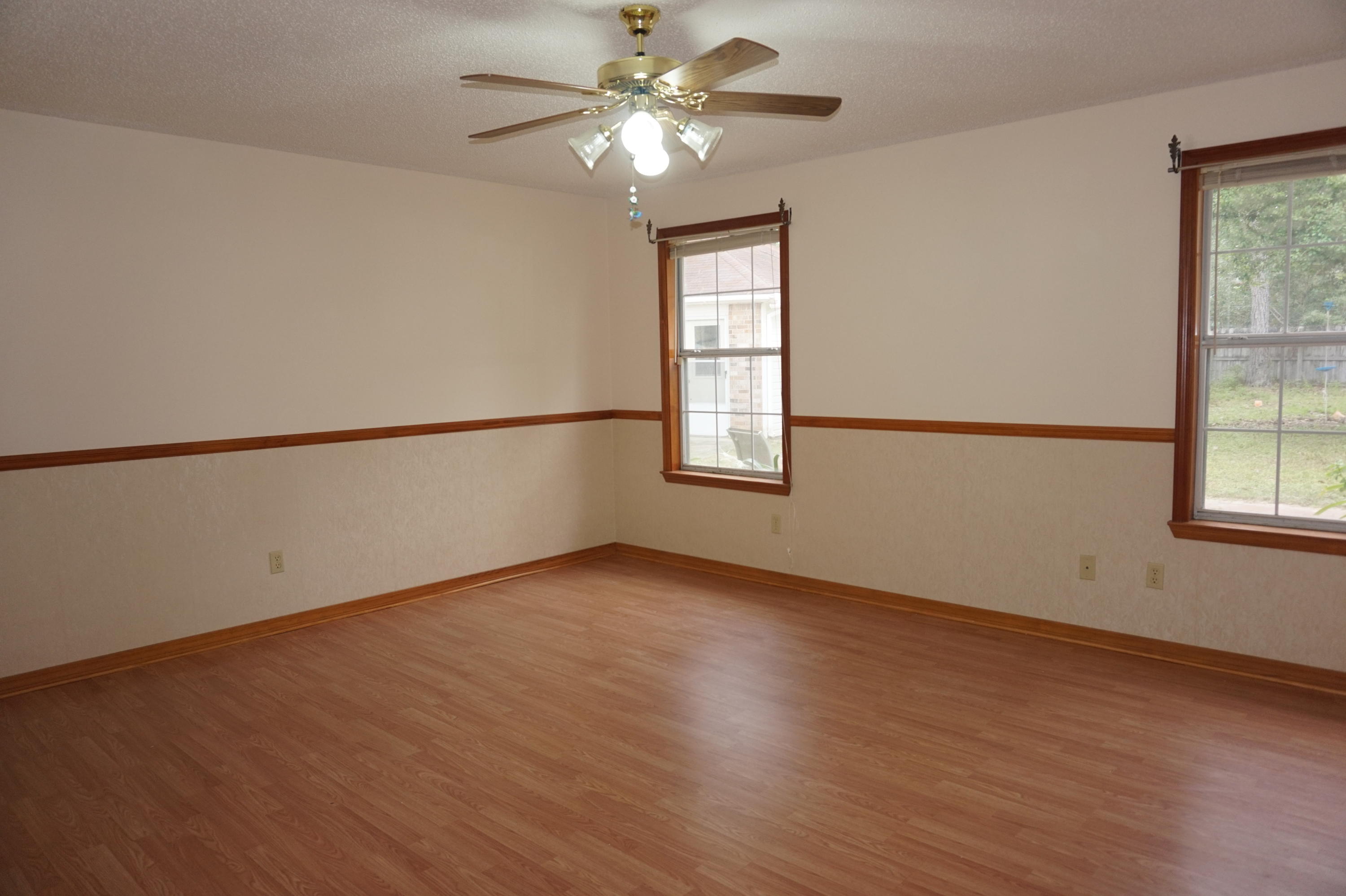 COUNTRYVIEW EST 4TH PH II LOT 8 - Residential