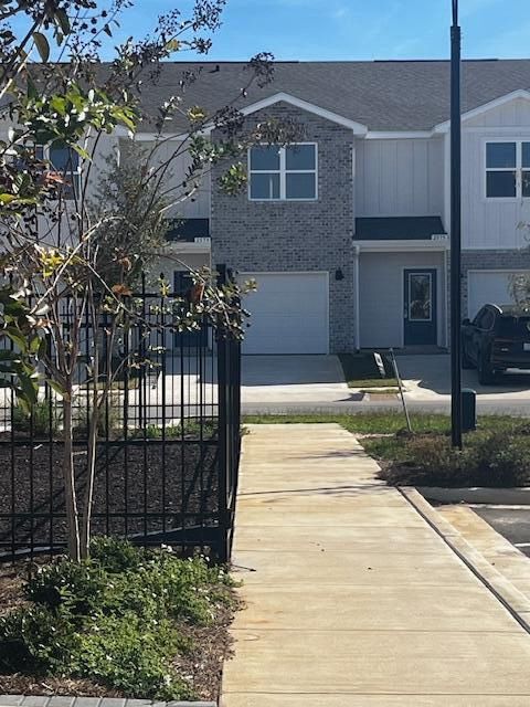 Photo of 2587 Cliff Hollow Circle, Gulf Breeze, FL 32563 (MLS # 988342) Photo of 2587 Cliff Hollow Circle, Gulf Breeze, FL 32563 (MLS # 988342)