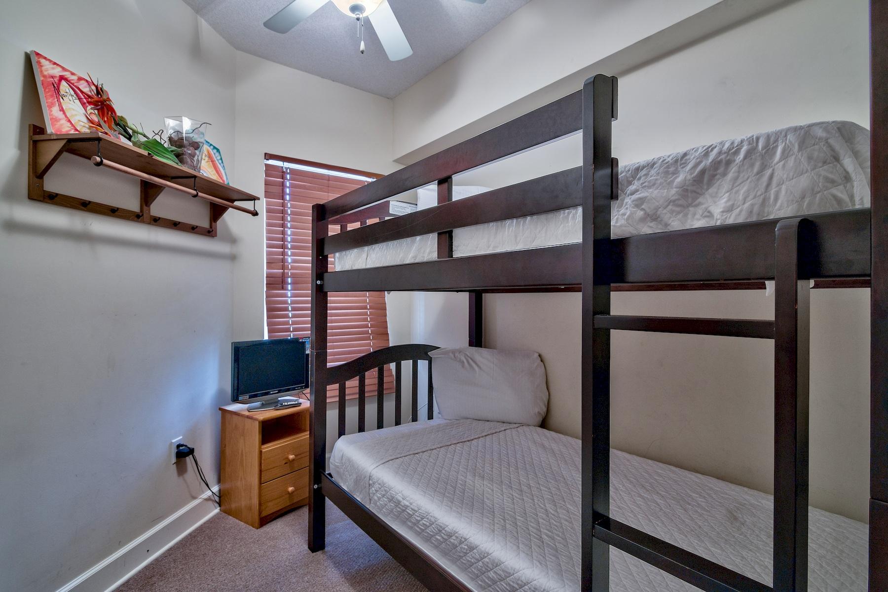 SUNRISE BEACH - Residential