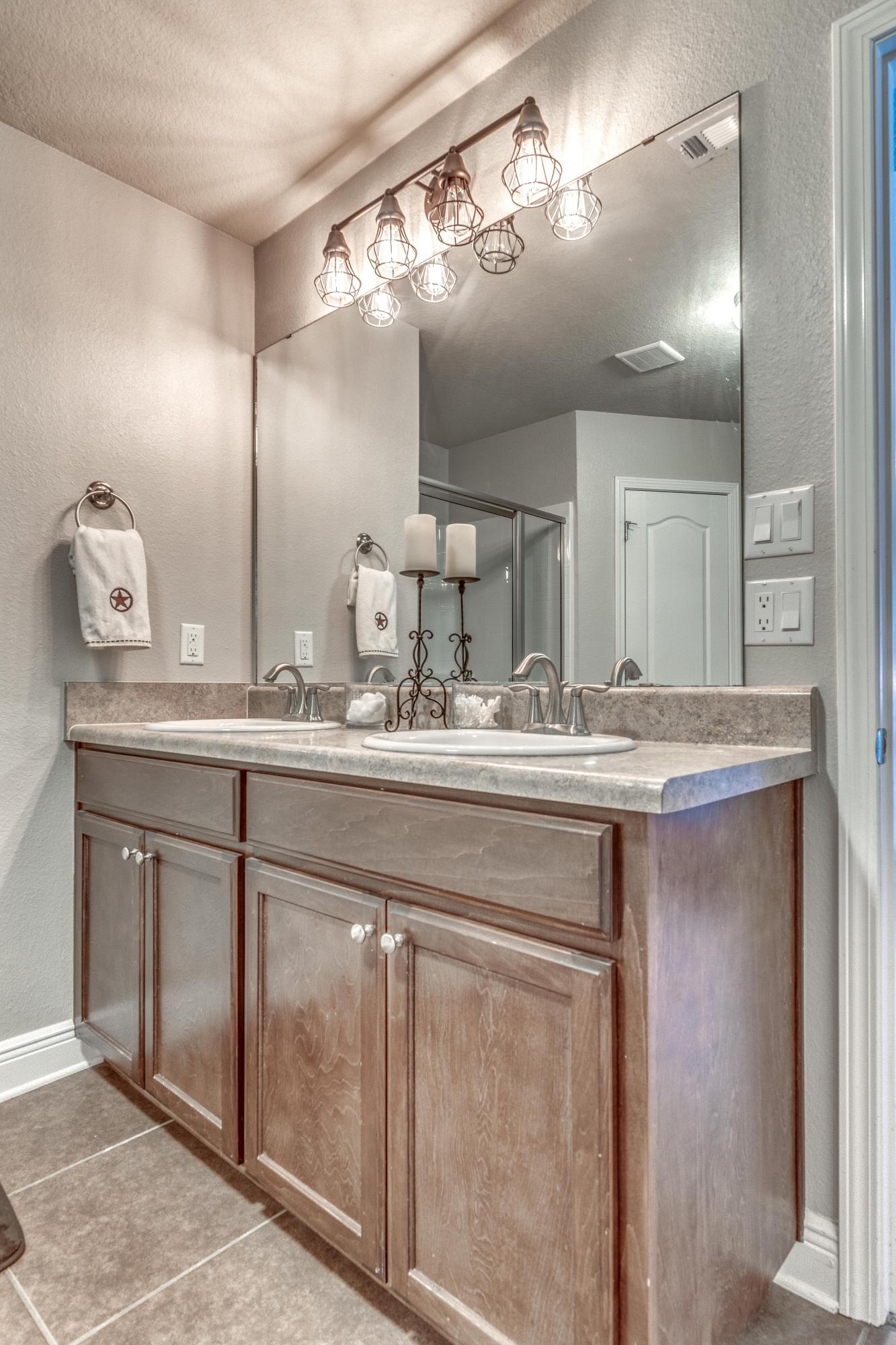 SILVER CREEK ESTATES - Residential