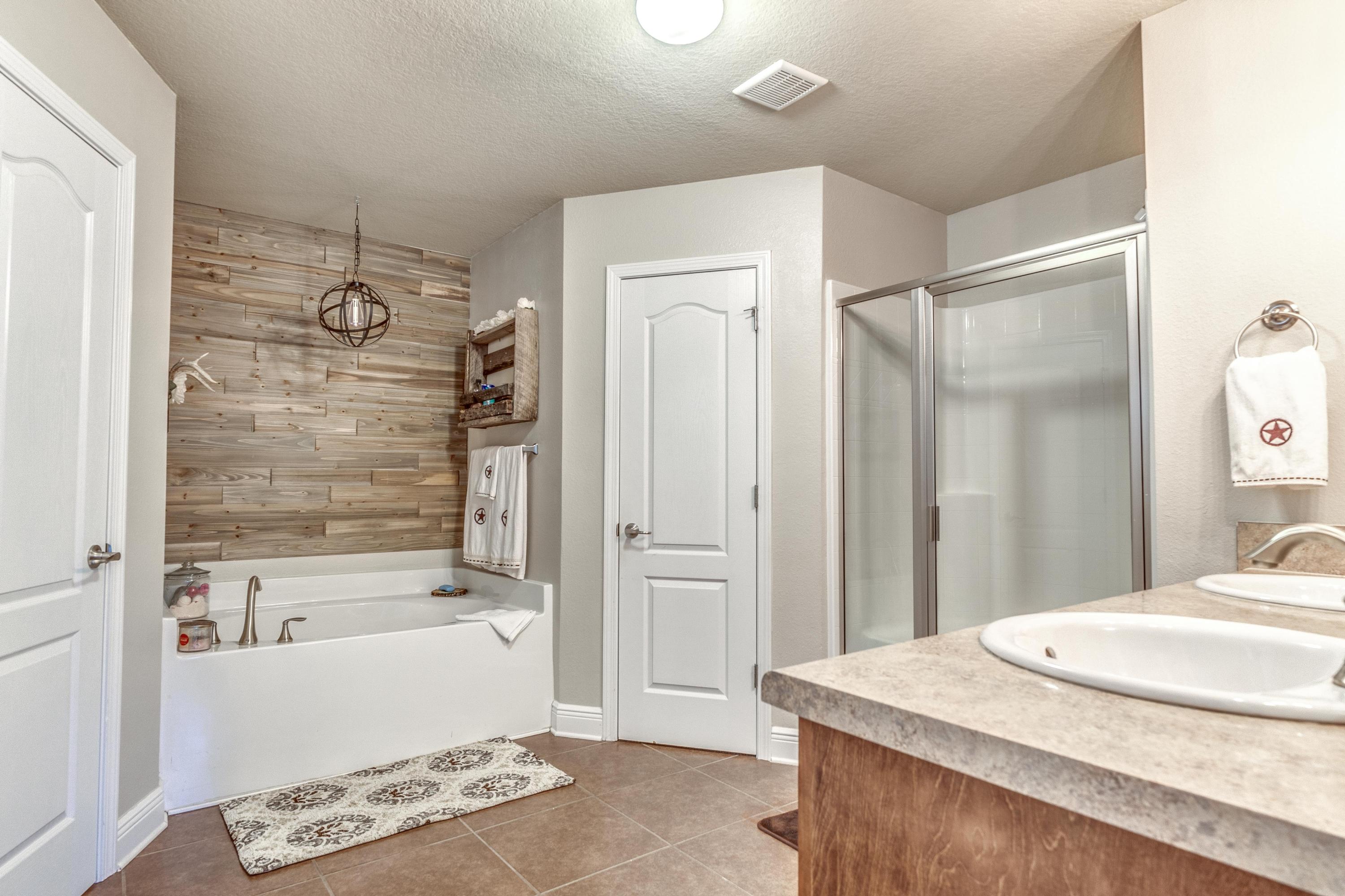 SILVER CREEK ESTATES - Residential