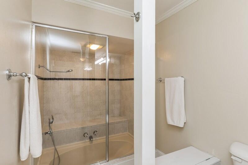 KENWOOD 2ND ADD LOT 30 BLK D - Residential