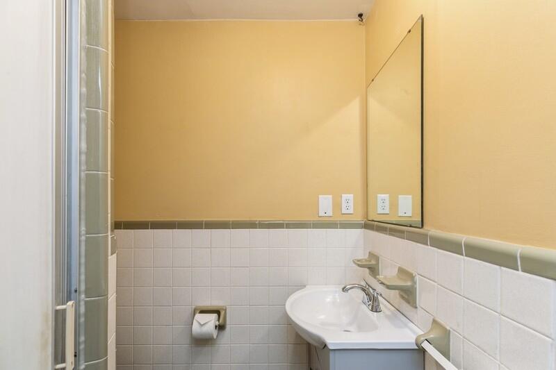 KENWOOD 2ND ADD LOT 30 BLK D - Residential