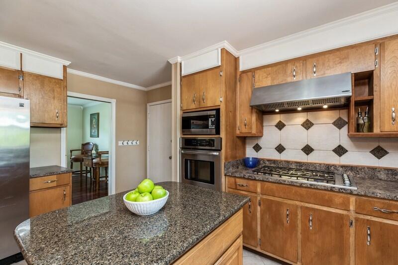 KENWOOD 2ND ADD LOT 30 BLK D - Residential