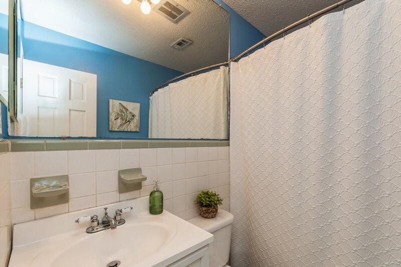 KENWOOD 2ND ADD LOT 30 BLK D - Residential