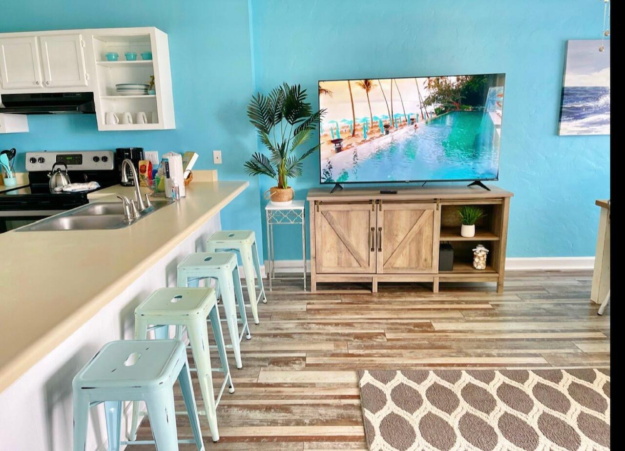 ISLAND HOME CONDO - Residential