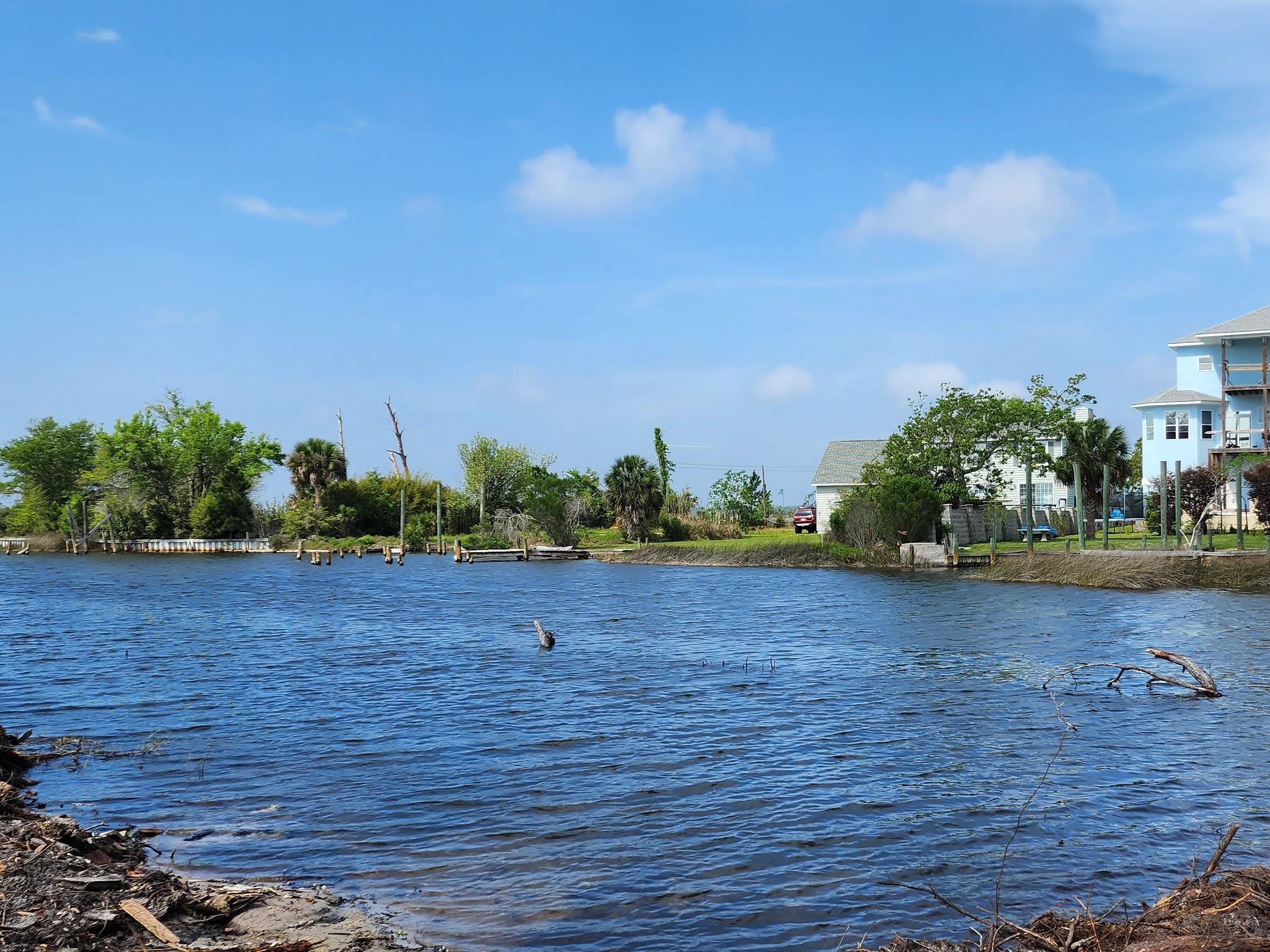 EAST BAY PARK - Land