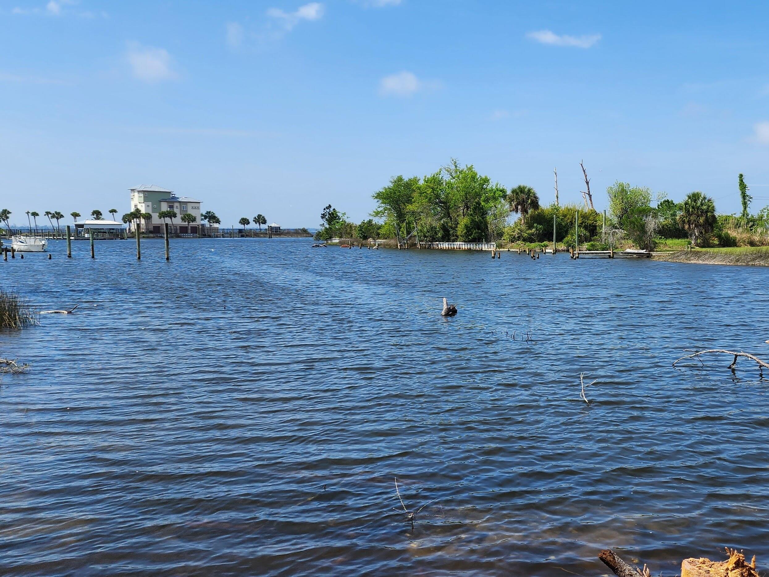 EAST BAY PARK - Land
