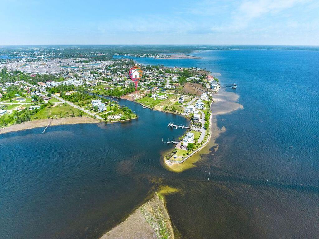 EAST BAY PARK - Land