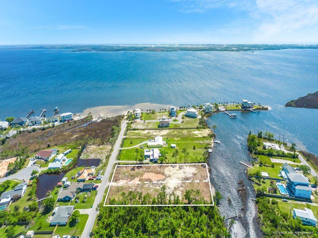 EAST BAY PARK - Land