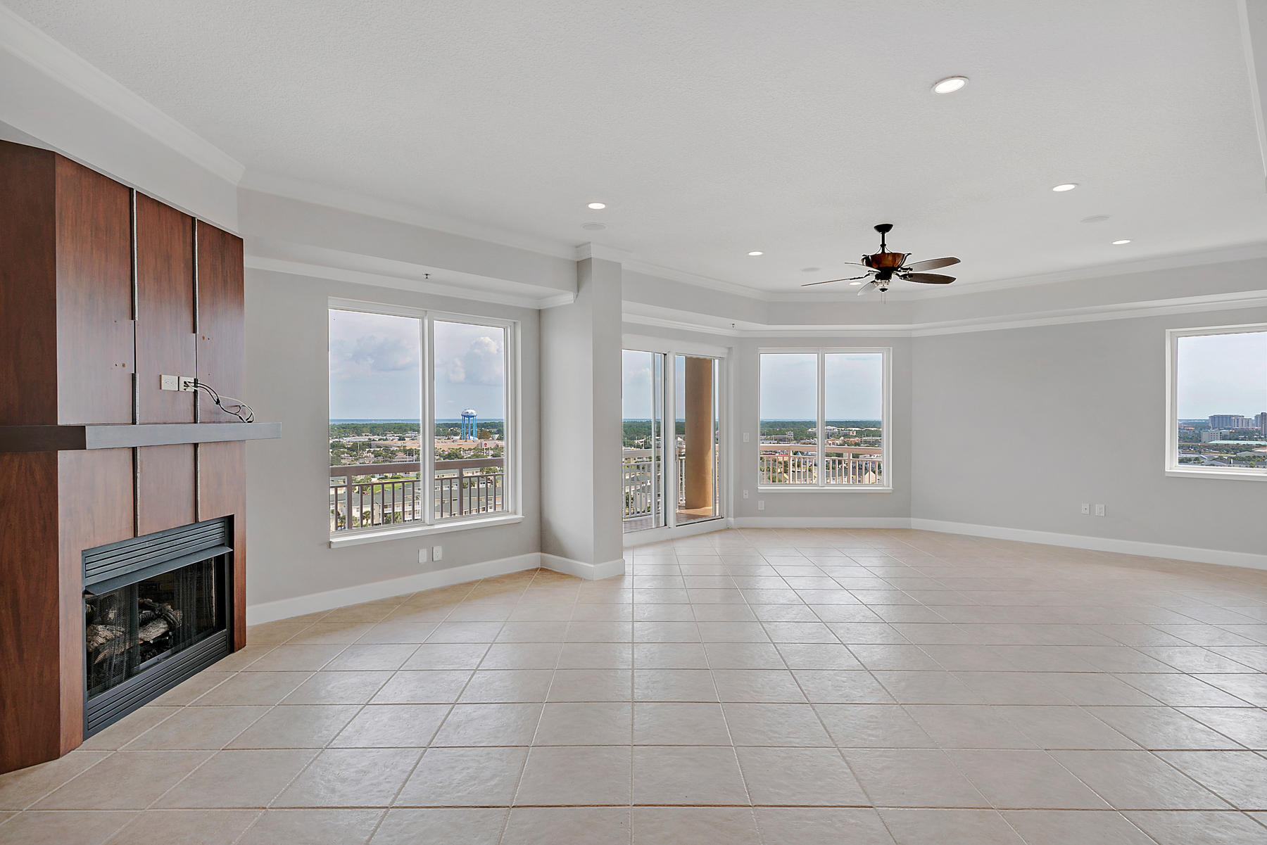 HARBOR LANDING - Residential