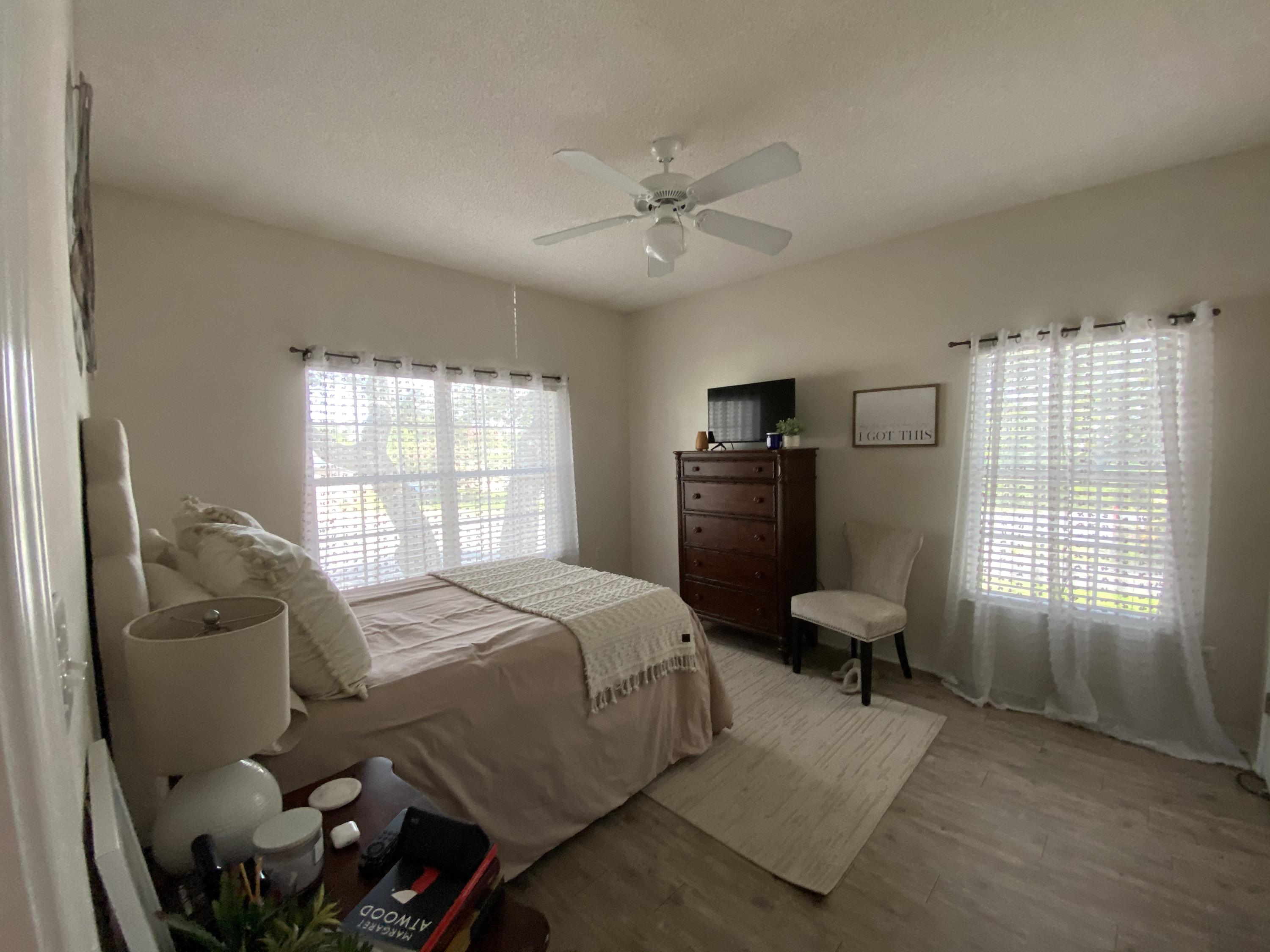 THE OAKS AT NICEVILLE PH I - Residential Lease