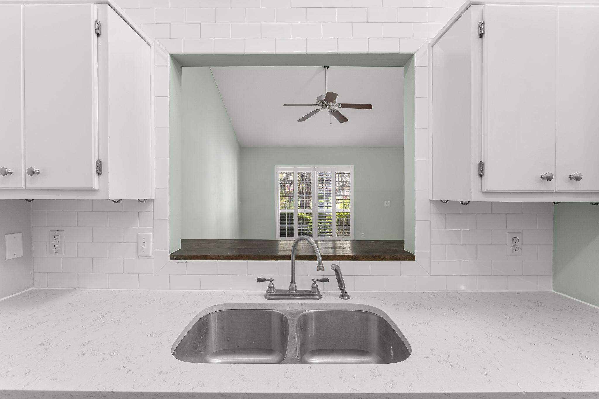 ESCADA - Residential Lease