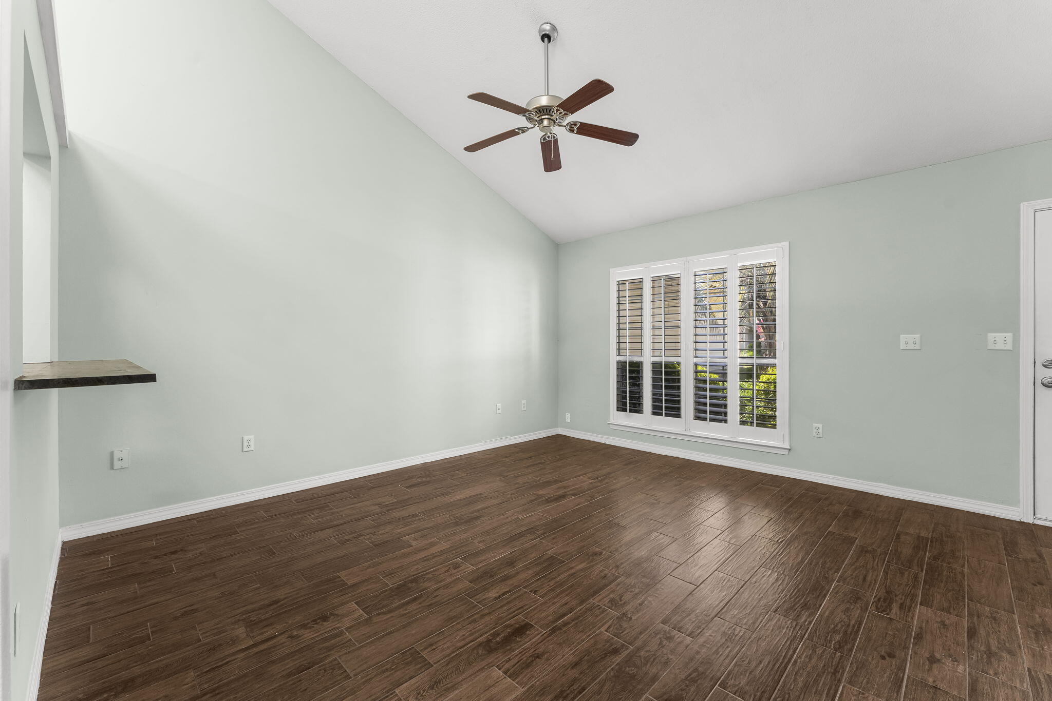 ESCADA - Residential Lease