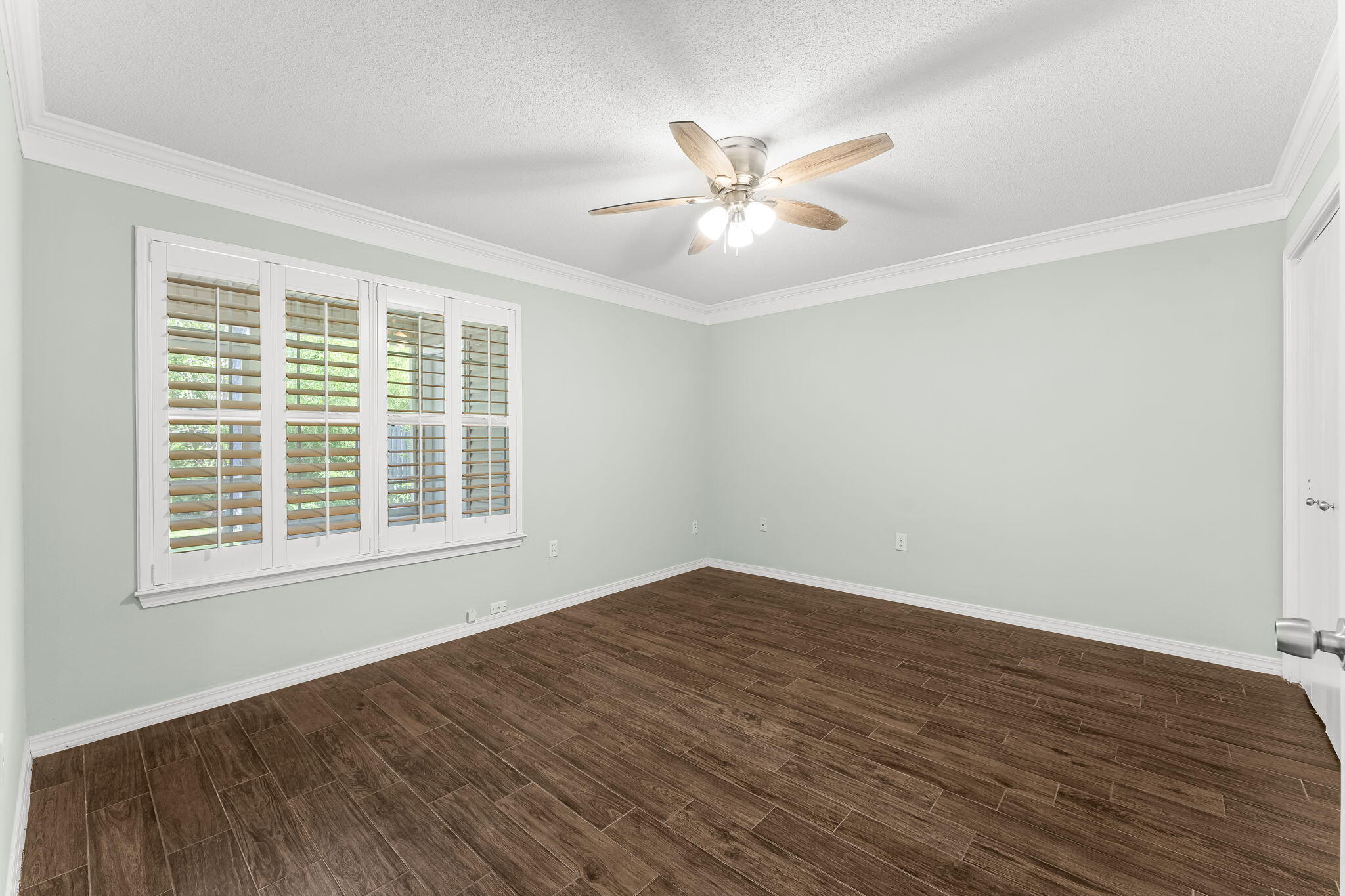 ESCADA - Residential Lease