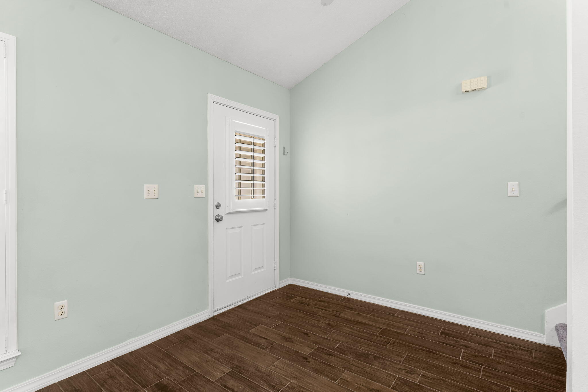 ESCADA - Residential Lease
