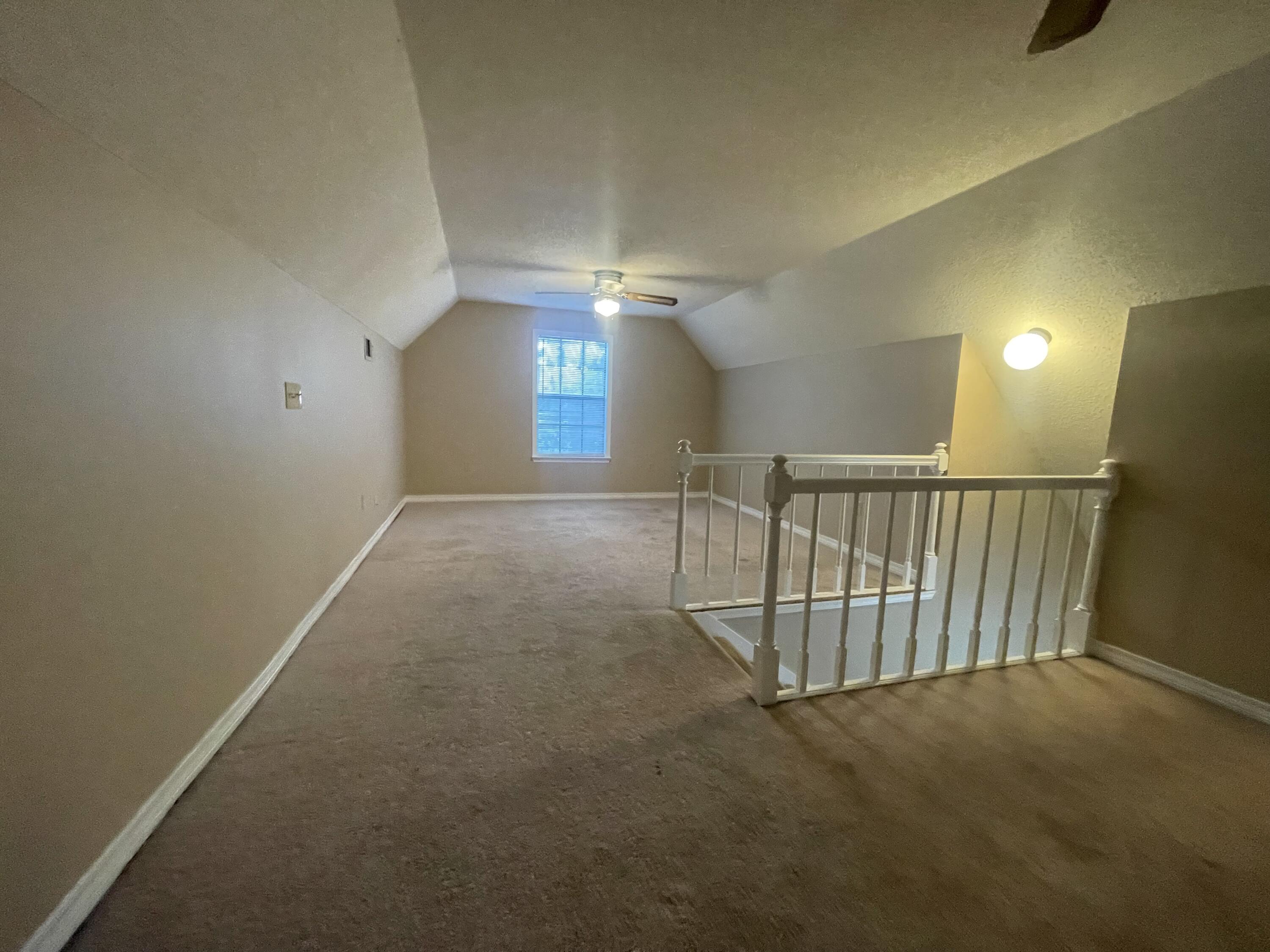 COUNTRYVIEW ESTATES 3RD ADDN - Residential Lease