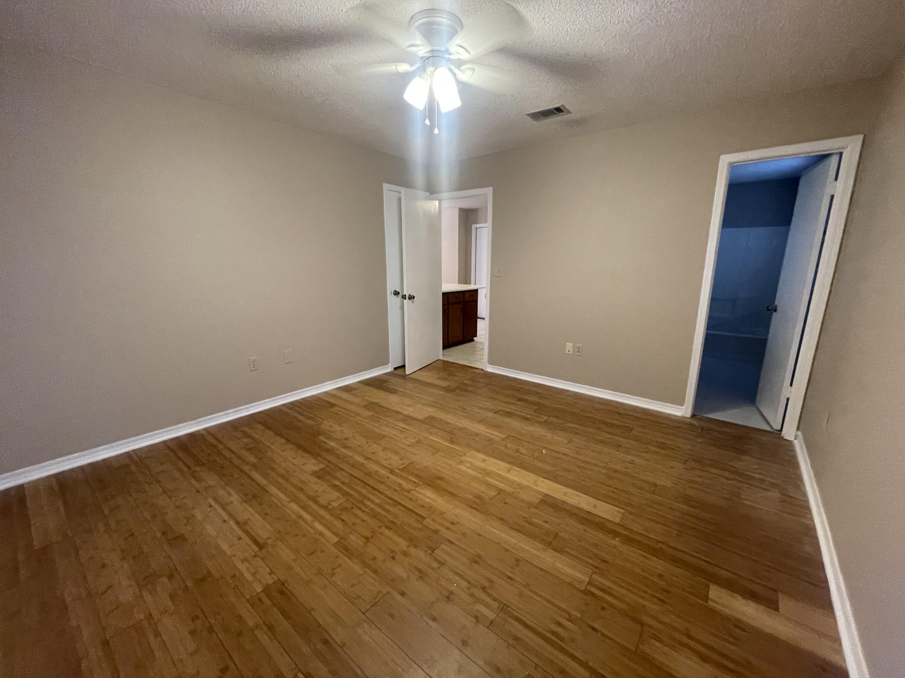 COUNTRYVIEW ESTATES 3RD ADDN - Residential Lease