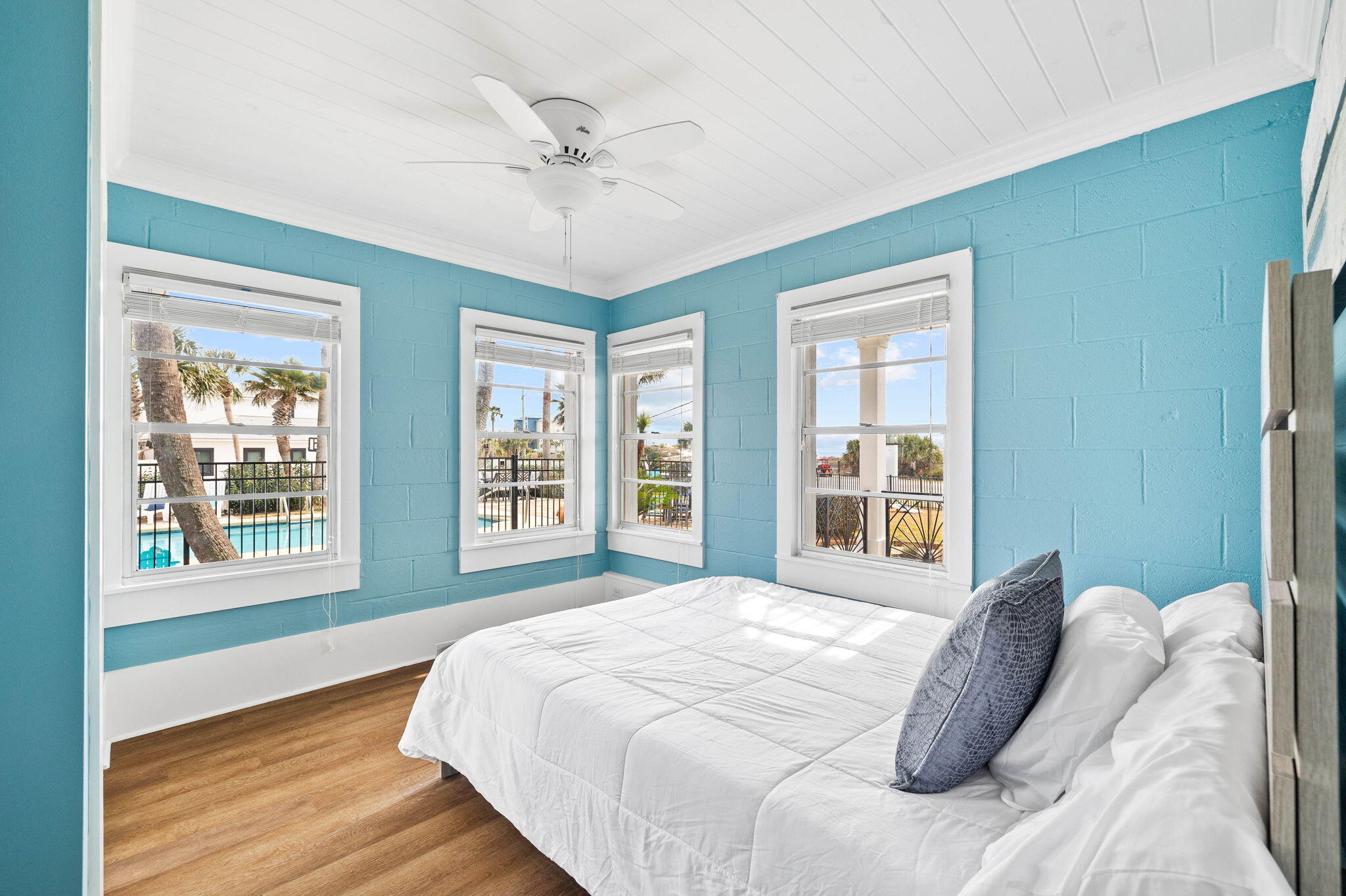 SANTA MONICA BEACH - Residential