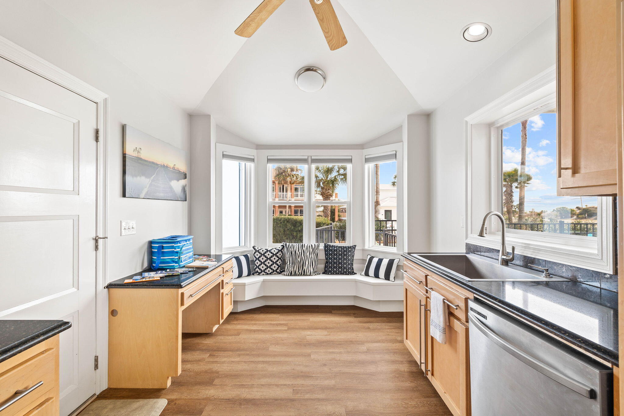 SANTA MONICA BEACH - Residential