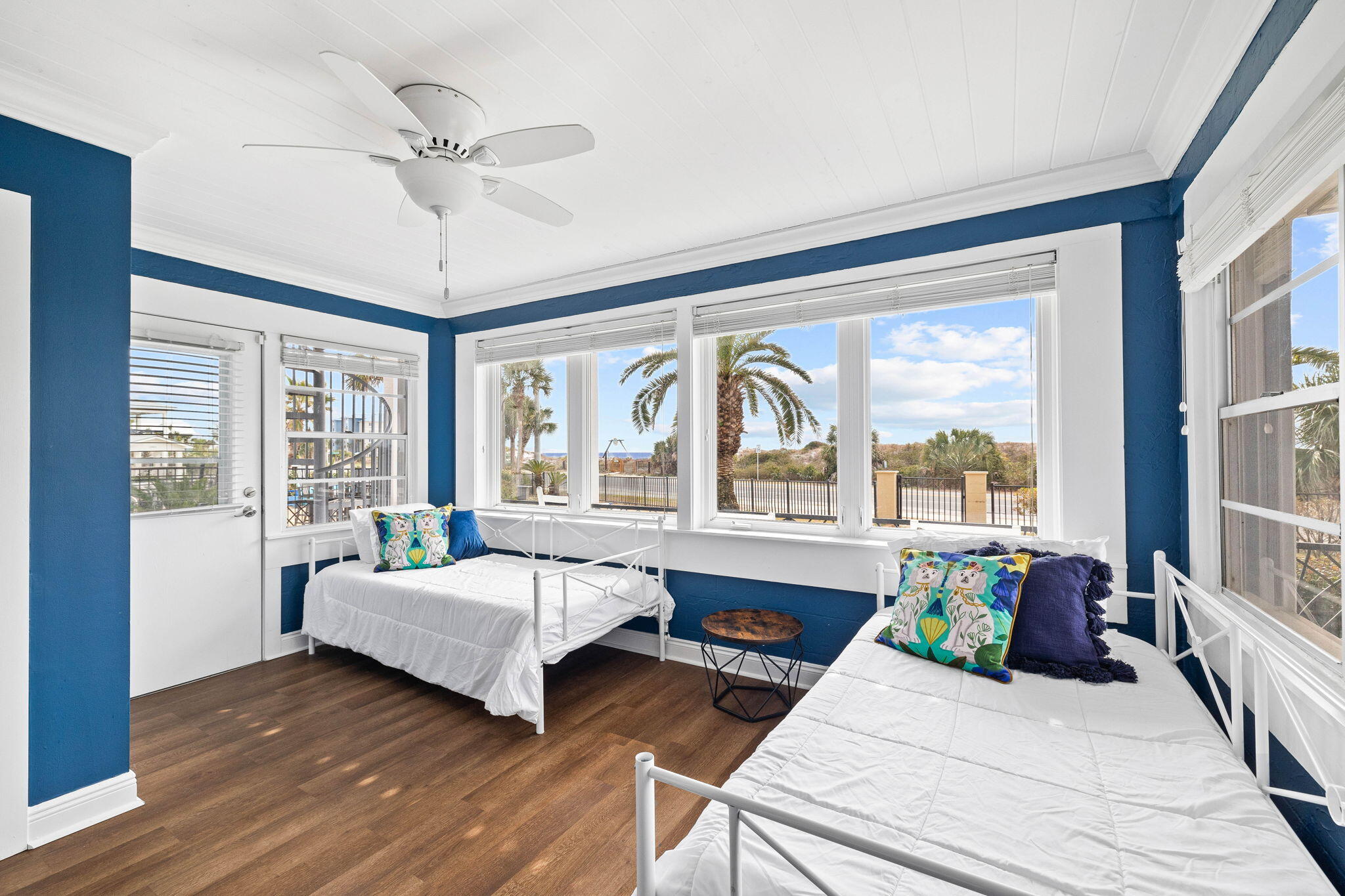 SANTA MONICA BEACH - Residential