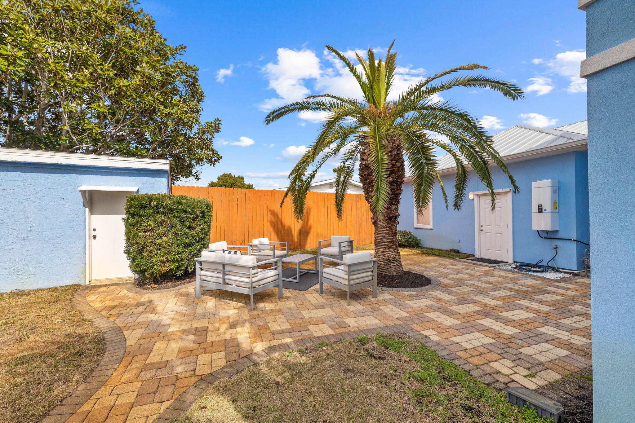 SANTA MONICA BEACH - Residential