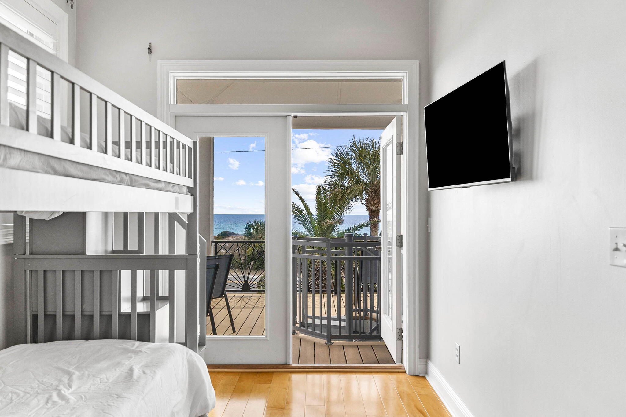 SANTA MONICA BEACH - Residential