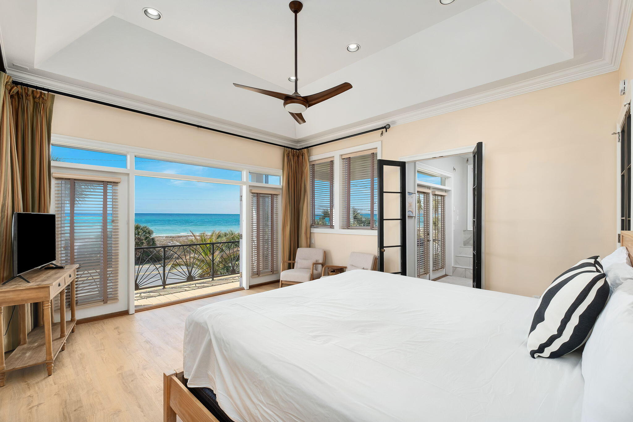 SANTA MONICA BEACH - Residential