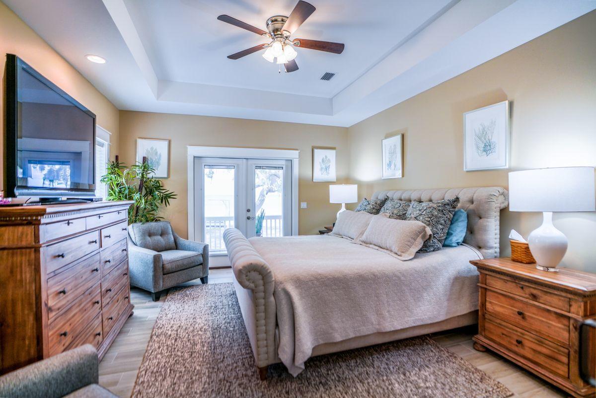 TOWN OF SANTA ROSA - Residential