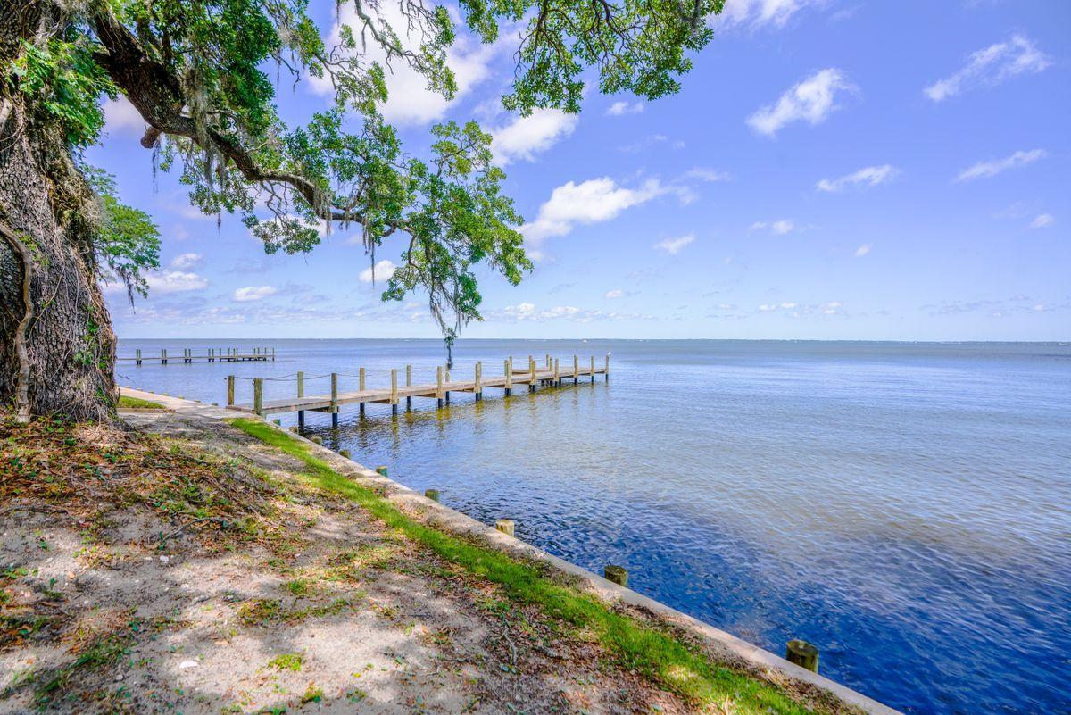 TOWN OF SANTA ROSA - Residential