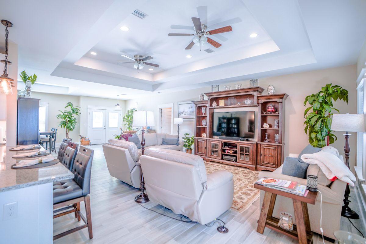 TOWN OF SANTA ROSA - Residential