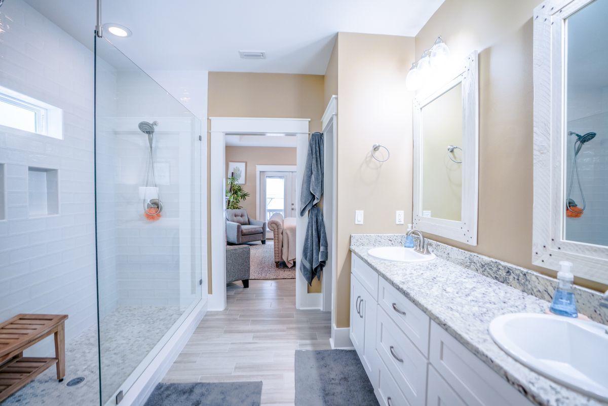 TOWN OF SANTA ROSA - Residential