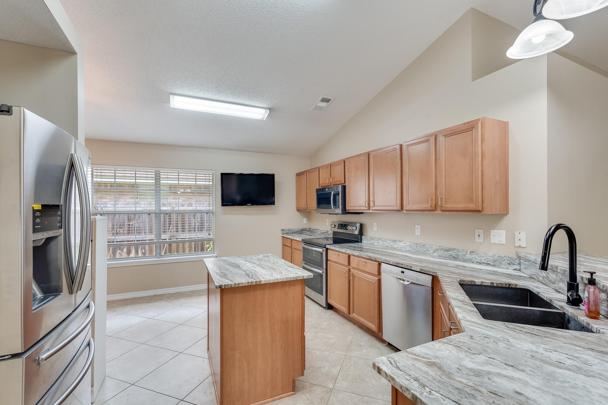 BAYOU LANDING - Residential Lease