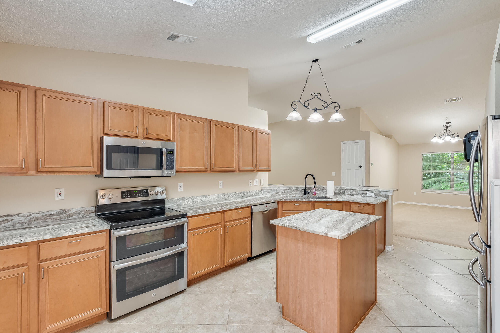 BAYOU LANDING - Residential Lease