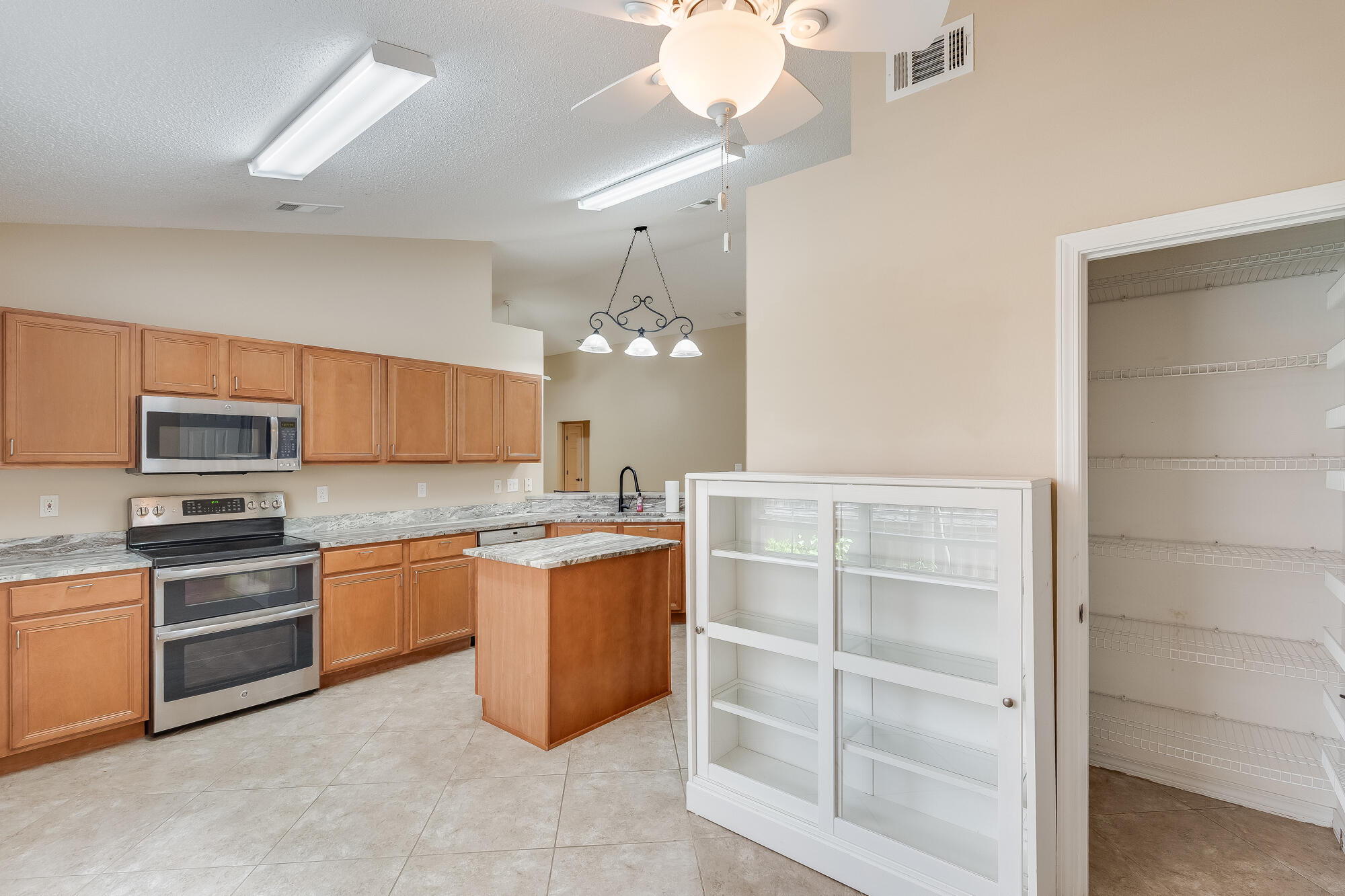 BAYOU LANDING - Residential Lease