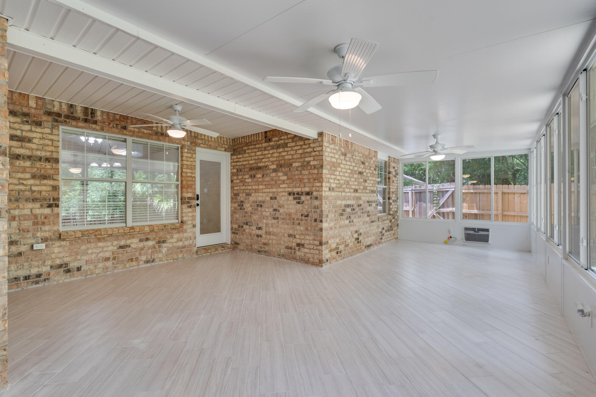 BAYOU LANDING - Residential Lease