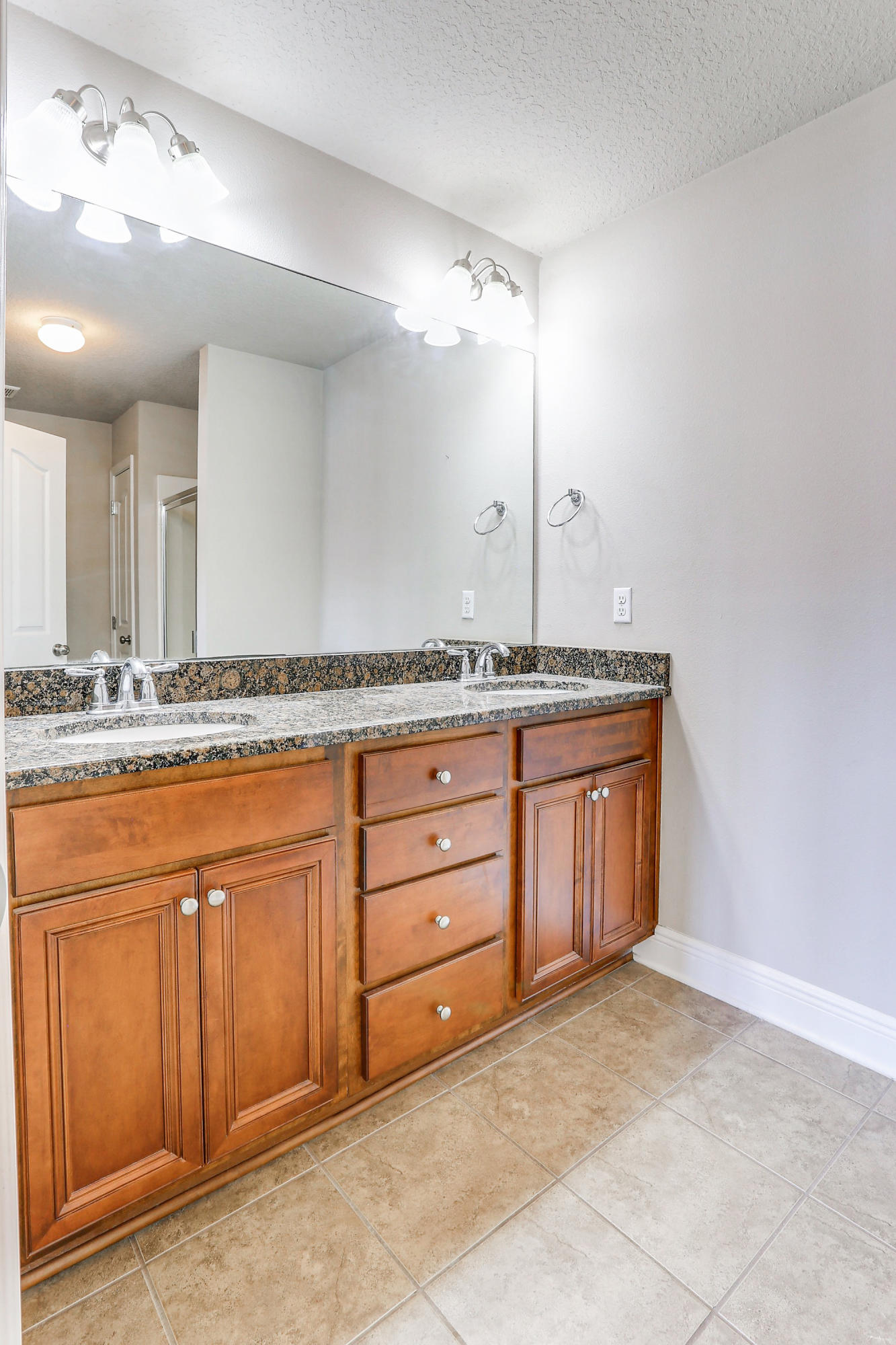 RESERVE POINTE - Residential