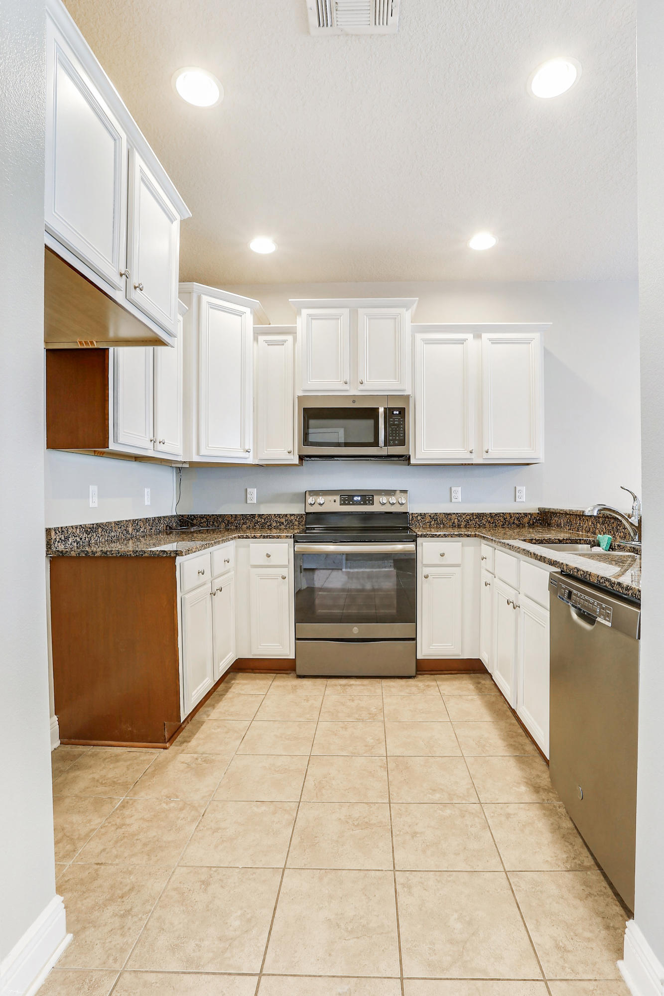 RESERVE POINTE - Residential