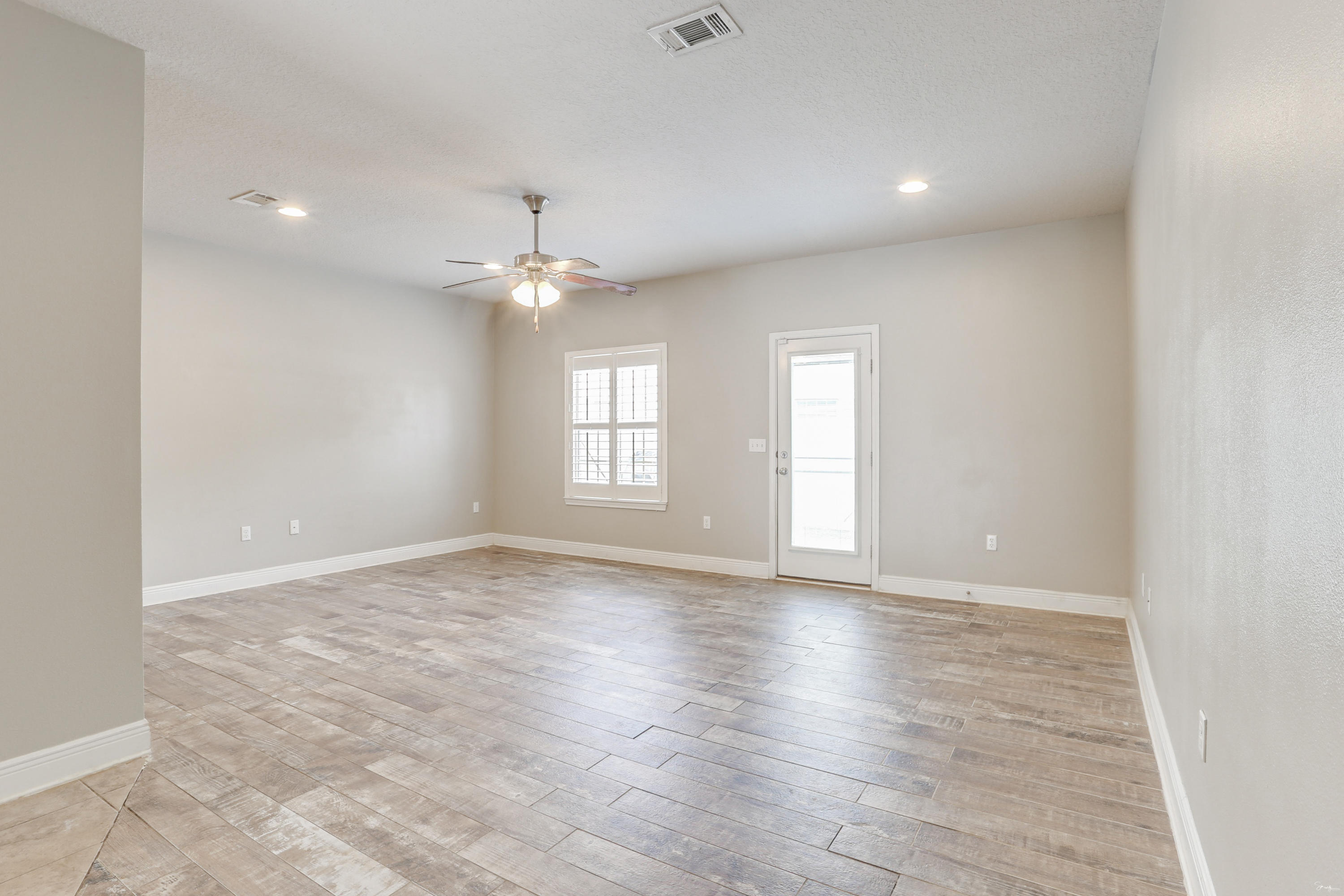 RESERVE POINTE - Residential