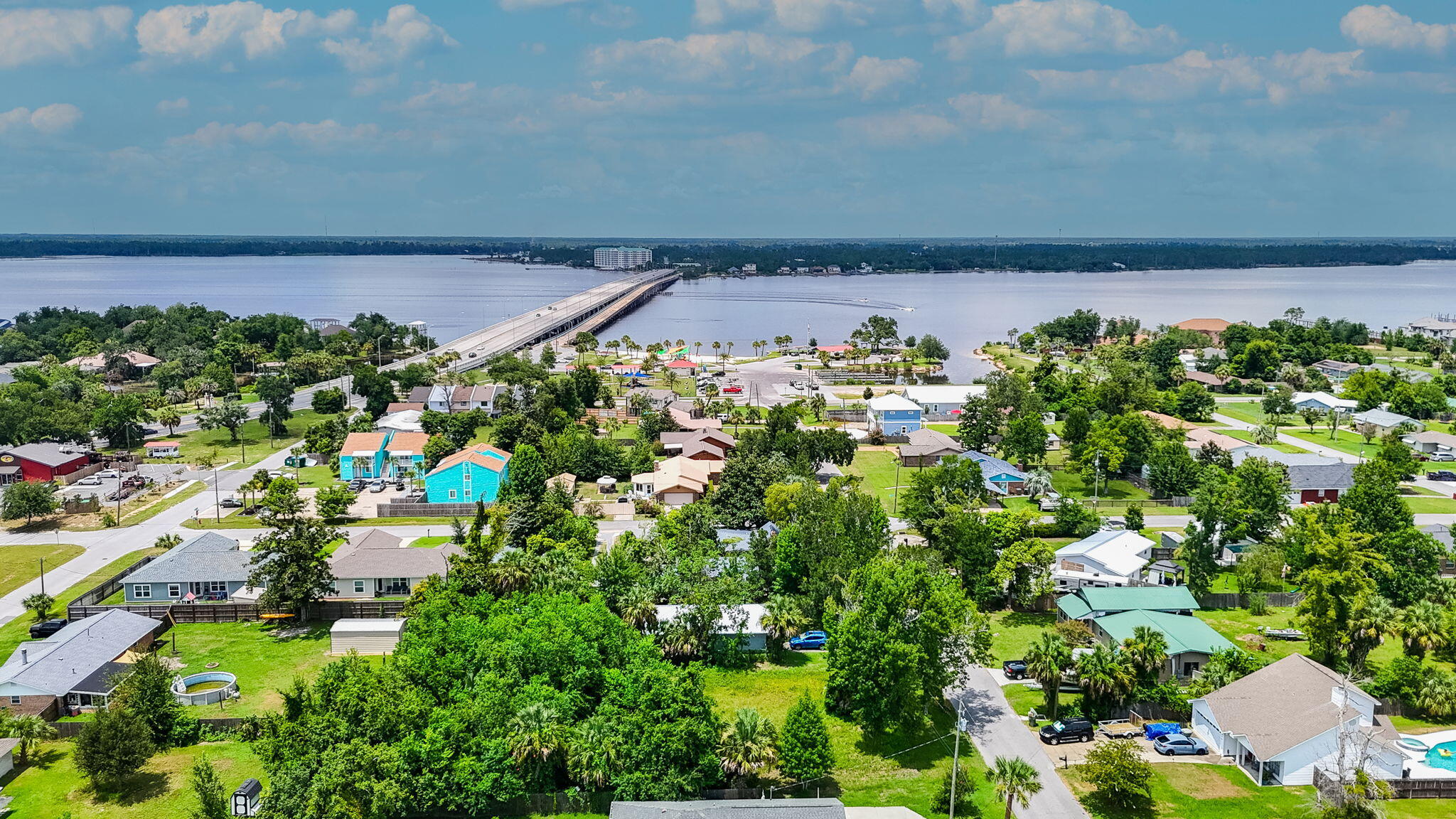 LYNN HAVEN - Land