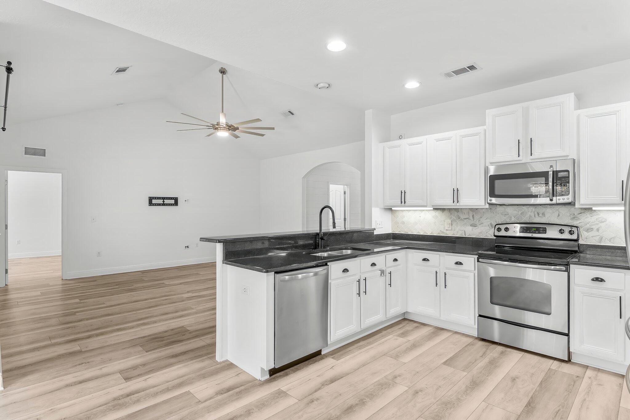 PEACH CREEK PH 1 - Residential Lease